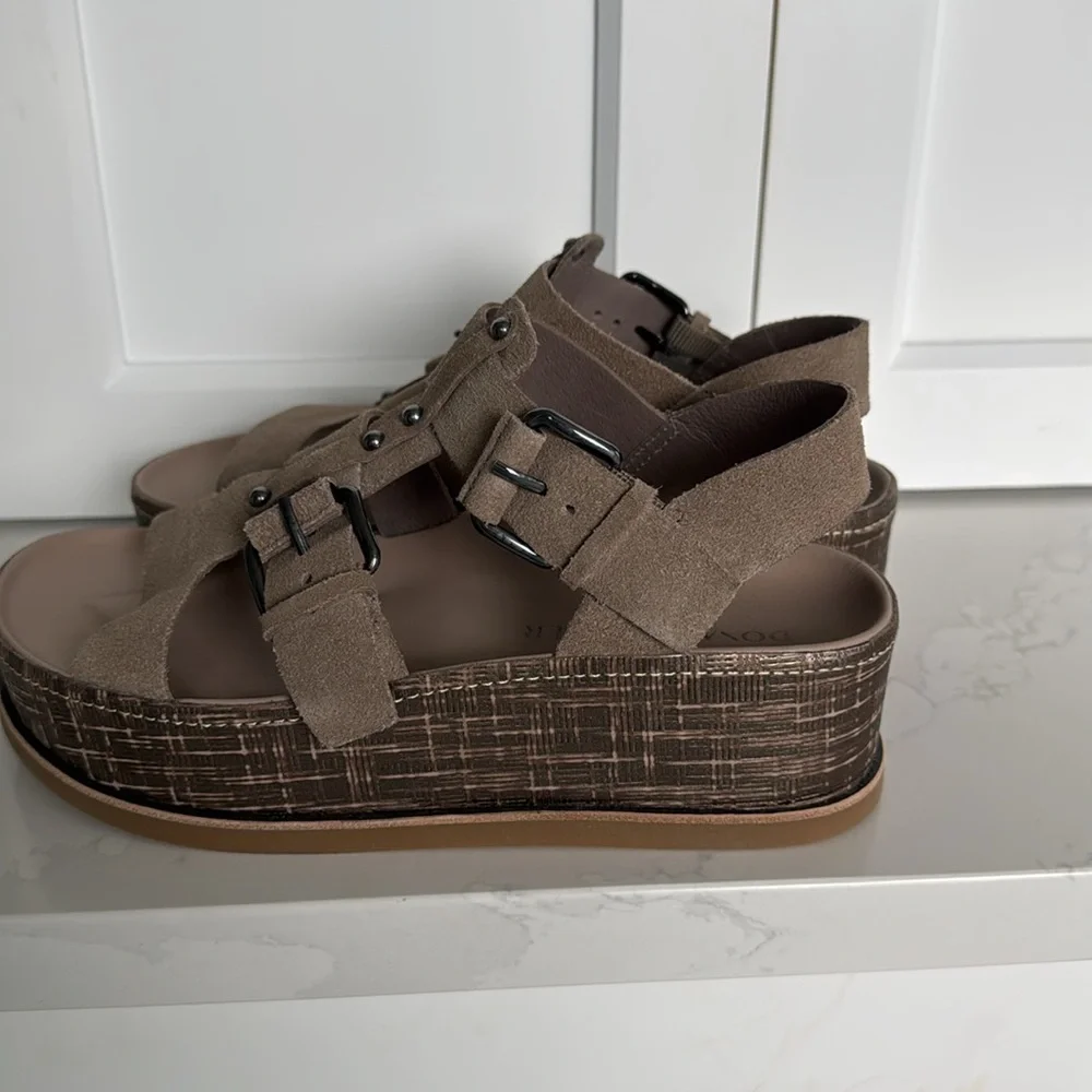 Donald Pliner suede sandals in size 5.5. - Picture 3 of 8